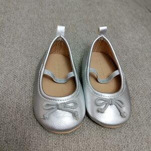 Old Navy silver ballet flats dress shoes 6 to 12 mos baby girl Easter